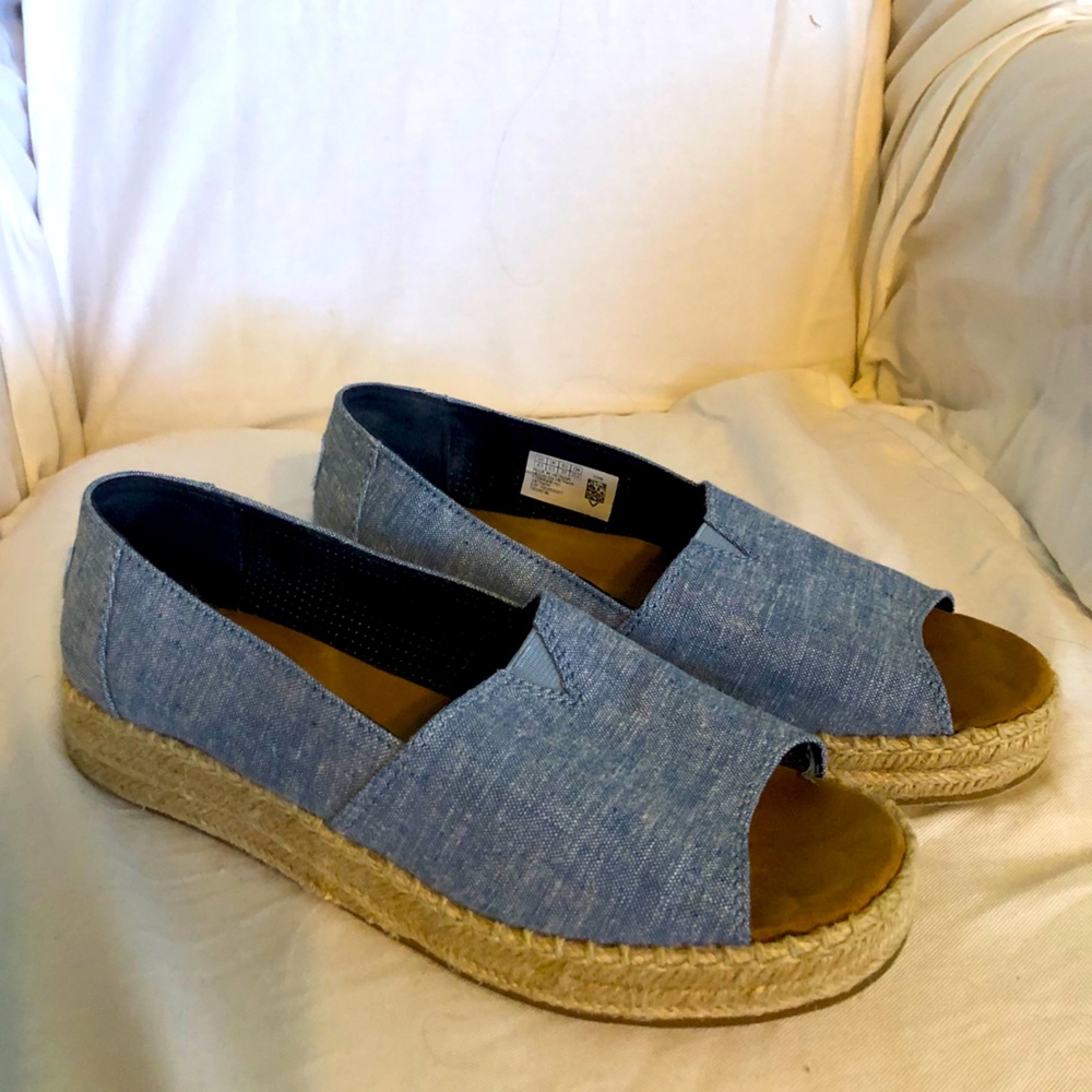 Toms platform shoes
